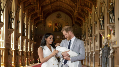 El príncipe Harry y Meghan Markle presentaron a su primer hijo