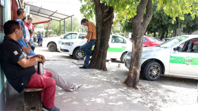 Gobierno, comuna y taxistas buscan regularizar la actividad