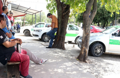 Gobierno, comuna y taxistas buscan regularizar la actividad