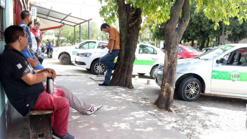 Gobierno, comuna y taxistas buscan regularizar la actividad