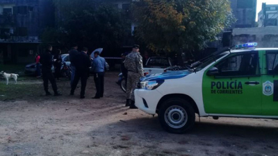 Un hombre dejó su auto en un taller, discutió por $300 y asesinó al mecánico de dos puñaladas