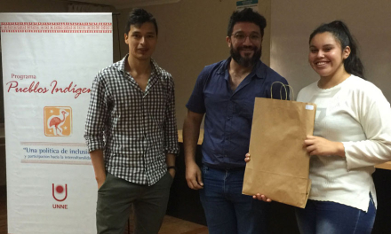 entrega-becas-UNNE.jpg