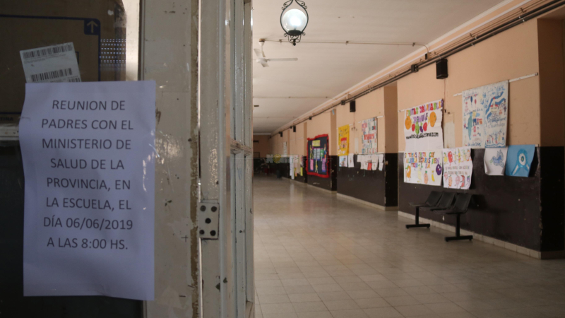 Charla informativa en la primaria adonde fue una nena con gripe A