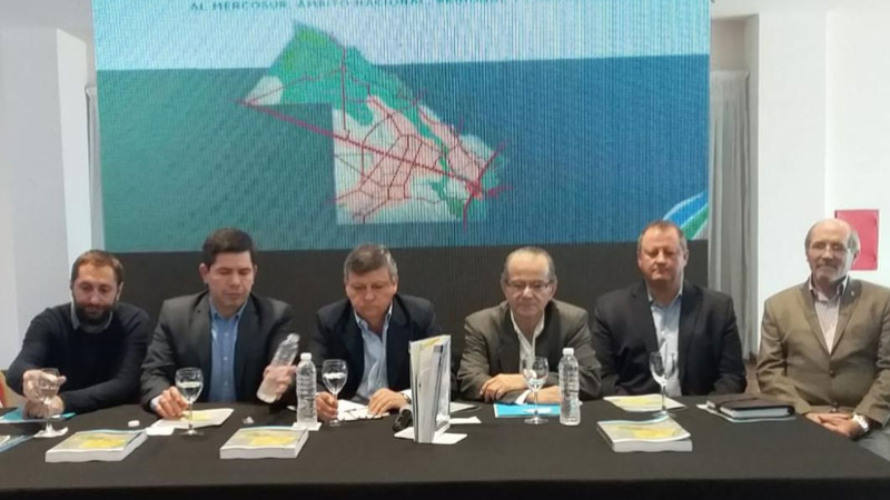 Ante empresarios e intendentes, se presentó el Plan Estratégico Territorial del Chaco