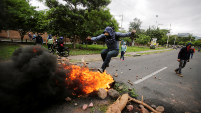 Honduras: reprime el Ejército protestas contra el gobierno