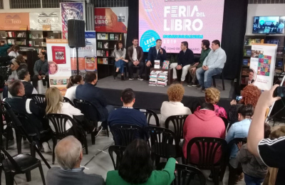 Feria del libro récord: 100 mil visitantes pasaron por el Domo del Centenario