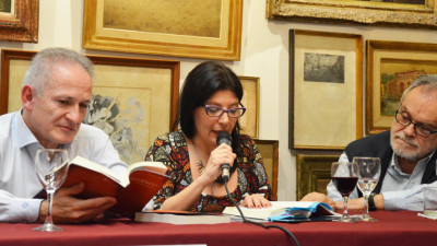 “La creación poética es un camino solitario”