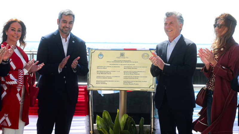 Macri inauguró junto al presidente de Paraguay el nuevo puente fronterizo sobre Yacyretá