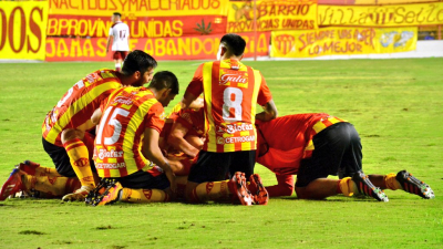 Sarmiento arrancó con el pie derecho