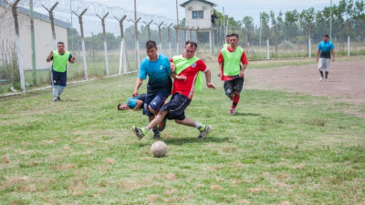 El Vaticano, Portugal, Chile y Mozambique juegan un mundial en Florencio Varela