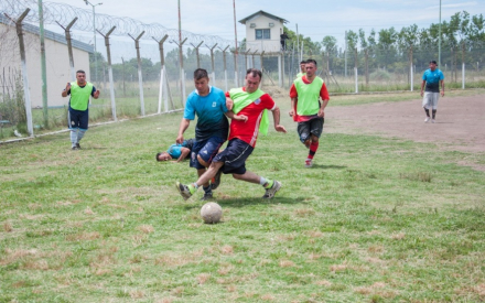 fútbol en el penal.jpg