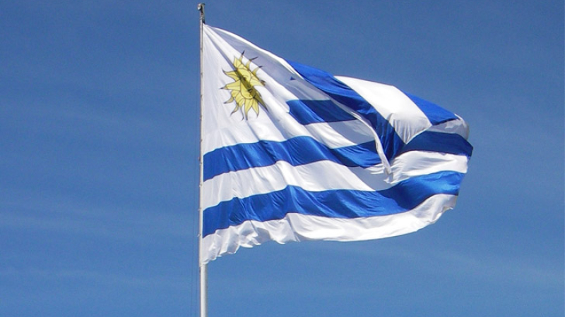 Casi tres millones llamados a votar en Uruguay