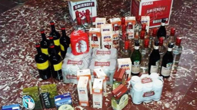 Sustrajo dinero de la fundación que preside su mamá para comprarse varias cervezas