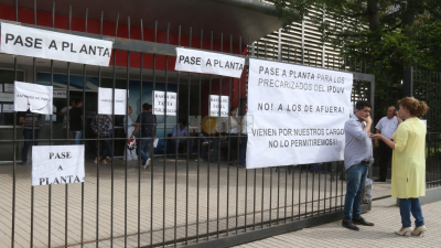 Paro por tiempo indeterminado y protesta en el Instituto de Vivienda