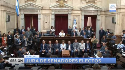 senadores jura.JPG