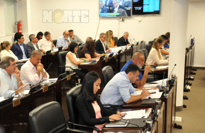 Dos leyes “urgentes e importantes” para gobernar la provincia