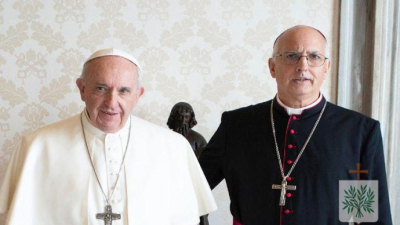 El Papa envió rosarios para los militares argentinos que están presos