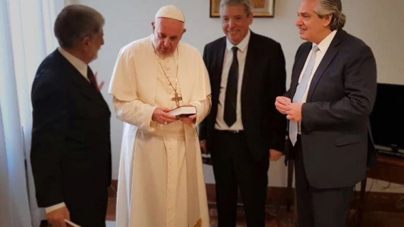 El Gobierno retiró el pliego de Luis Bellando como embajador ante el Vaticano