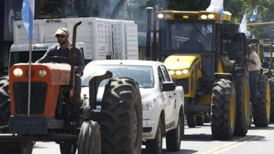 Tractorazo en Margarita Belén por la cooperativa El Triunfo