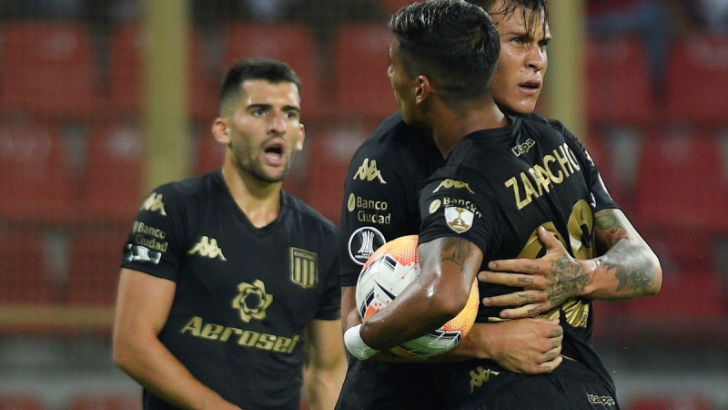 Gran victoria de Racing en el debut en la Copa Libertadores