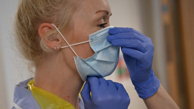Reino Unido suma más de 400 nuevas muertes por coronavirus y aprueba primer test de anticuerpos