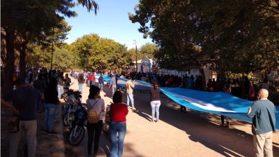 Miraflores: vecinos se manifestaron por la continuidad de Albaretto en la Dirección del hospital