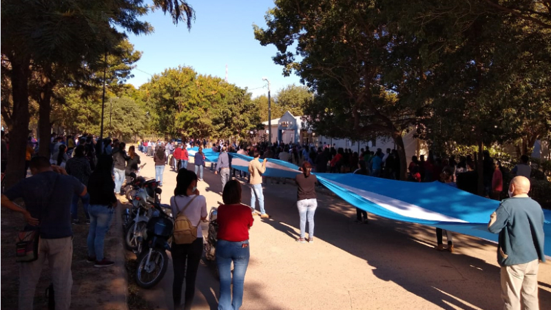 Miraflores: vecinos se manifestaron por la continuidad de Albaretto en la Dirección del hospital