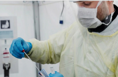 Bioquímicos chaqueños trabajan a toda máquina analizando muestras