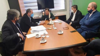 Comitiva del Gobierno ingresó a las oficinas de Vicentin y concretó el inicio de la intervención