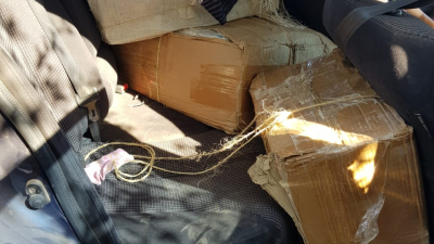 Una camioneta transportaba 40 kilos de droga y cigarrillos