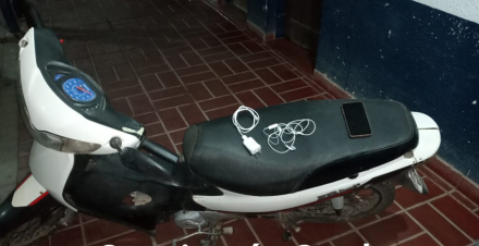 La-moto-y-el-celular-secues.jpg