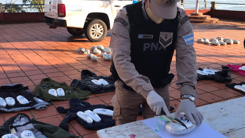 Misiones: intentó ocultar la droga en camperas pero lo detuvieron