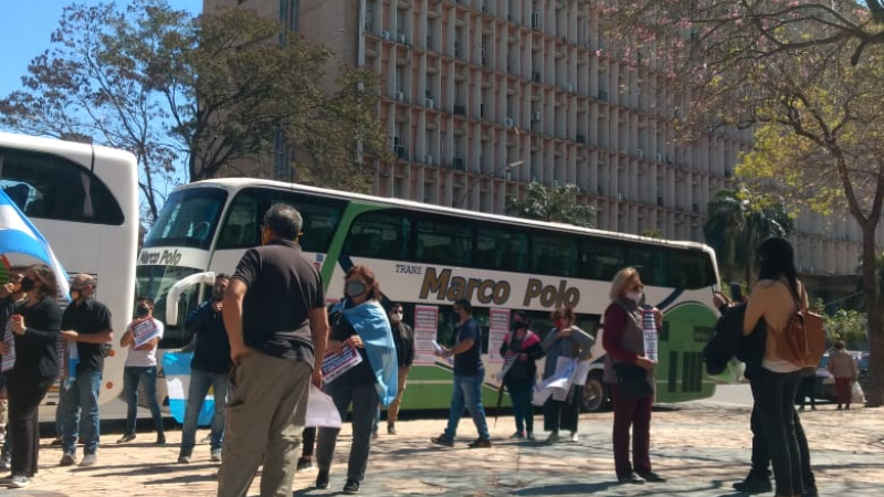 Las bocinas de micros larga distancia se escucharon en toda la ciudad por la #EmergenciaTurística