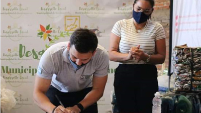 Convenio entre municipio de Barranqueras y empresa para la fabricación de ladrillos ecológicos