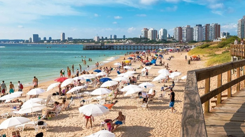 Temporada de Verano: Pinamar cobrará un "Bono Covid" a cada turista
