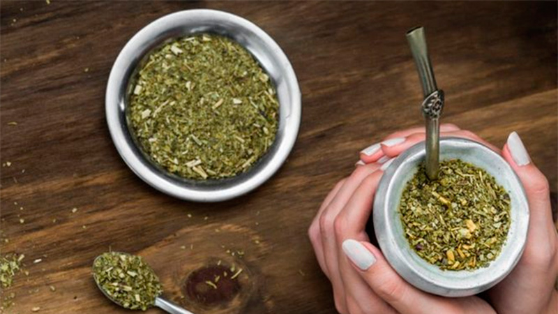 El Gobierno regulará la presencia de palo y polvo en la yerba mate