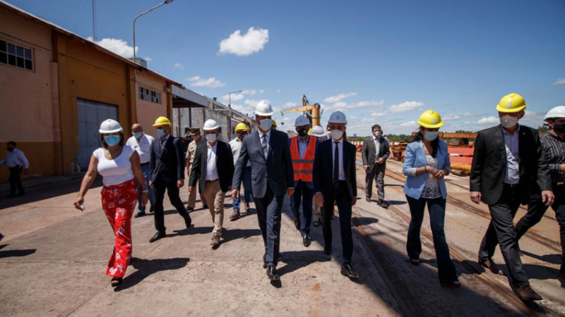 Capitanich firmó convenio para potenciar el puerto de Barranqueras