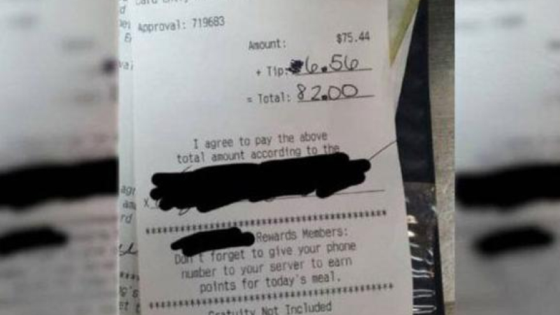 El hostil y extraño mensaje de un cliente a un mozo en el ticket