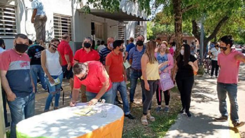 Vecinos buscan frenar el patentazo