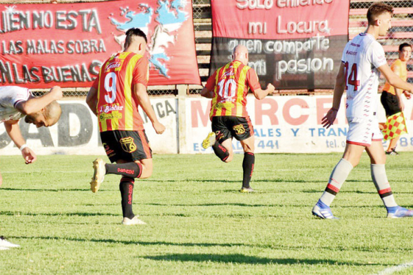 La clasificación de Sarmiento y la eliminación de For Ever, en imágenes