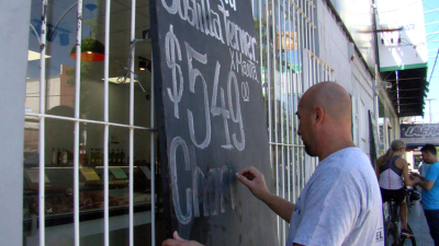Hasta 800 pesos se paga por un kilo de asado y $700 el kilo de cereza