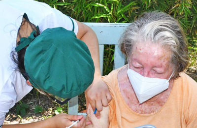 Mayores de 80 años accederán a las vacunas desde el lunes