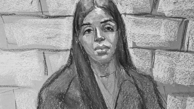 Nerviosa y en la incertidumbre: las horas de Emma Coronel en la cárcel