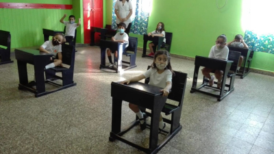 Con burbujas, comenzaron las clases de escuelas primarias