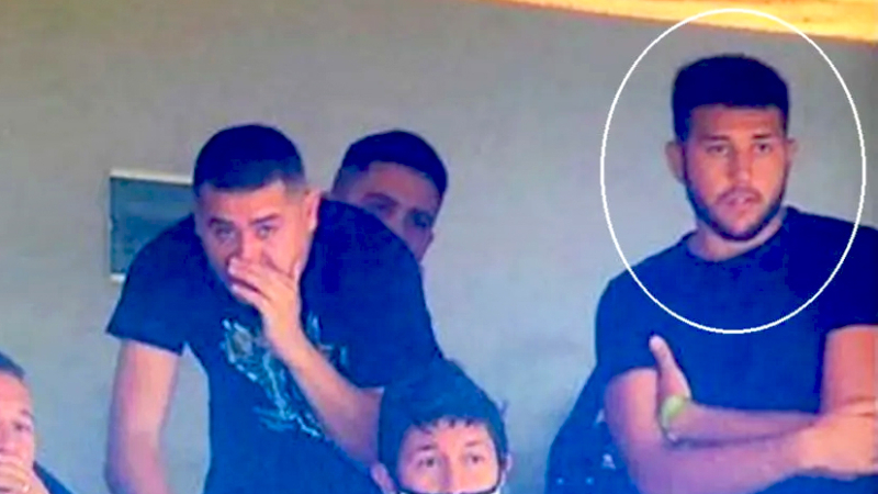 Polémica por la presencia del hijo de Riquelme en el Superclásico
