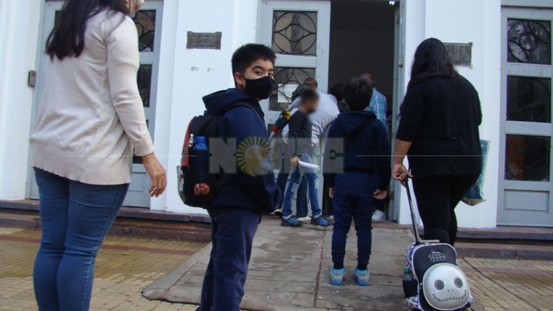 "Hay que suspender las clases presenciales"