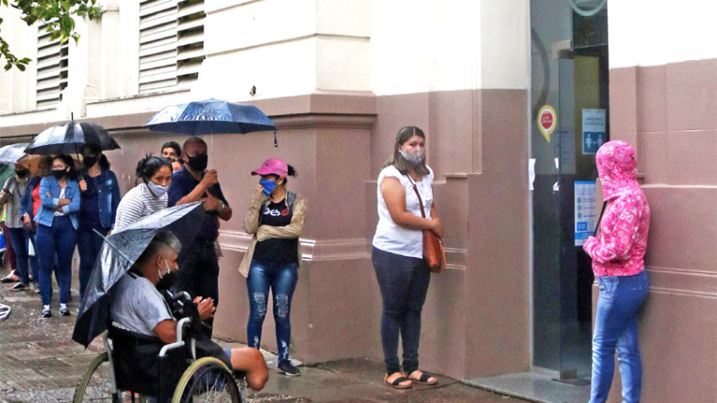 Comenzó a regir el cobro por extracciones en cajeros