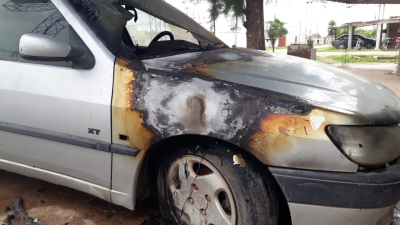 Investigan incendios intencionales de vivienda de un periodista y dos autos