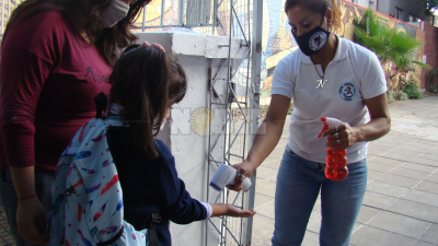 Clases restringidas en 18 barrios del área metropolitana