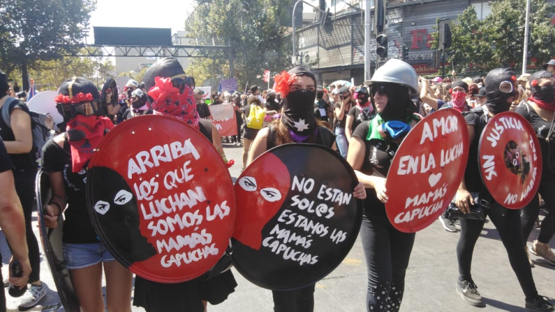 Colombia: las madres toman la primera línea en defensa de los manifestantes